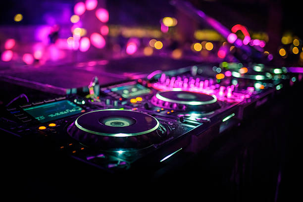 Listen to your favorite DJ music